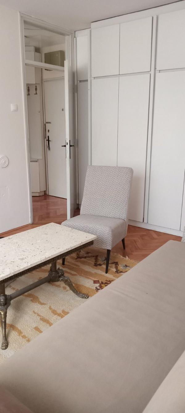 Slika 1 - Sremska 15a, Jednosoban stan za izdavanje, 35m2, 250€
